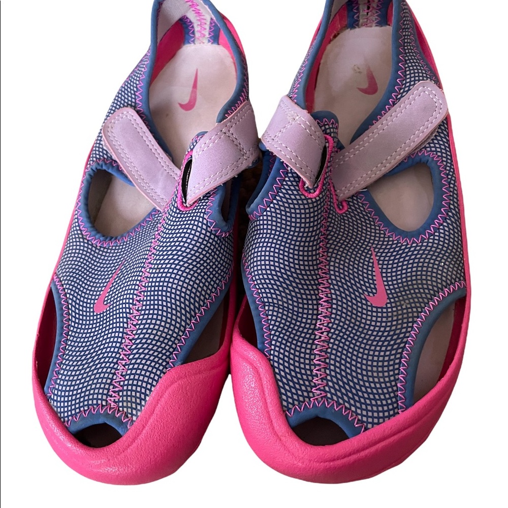 Nike swim shoes size 4